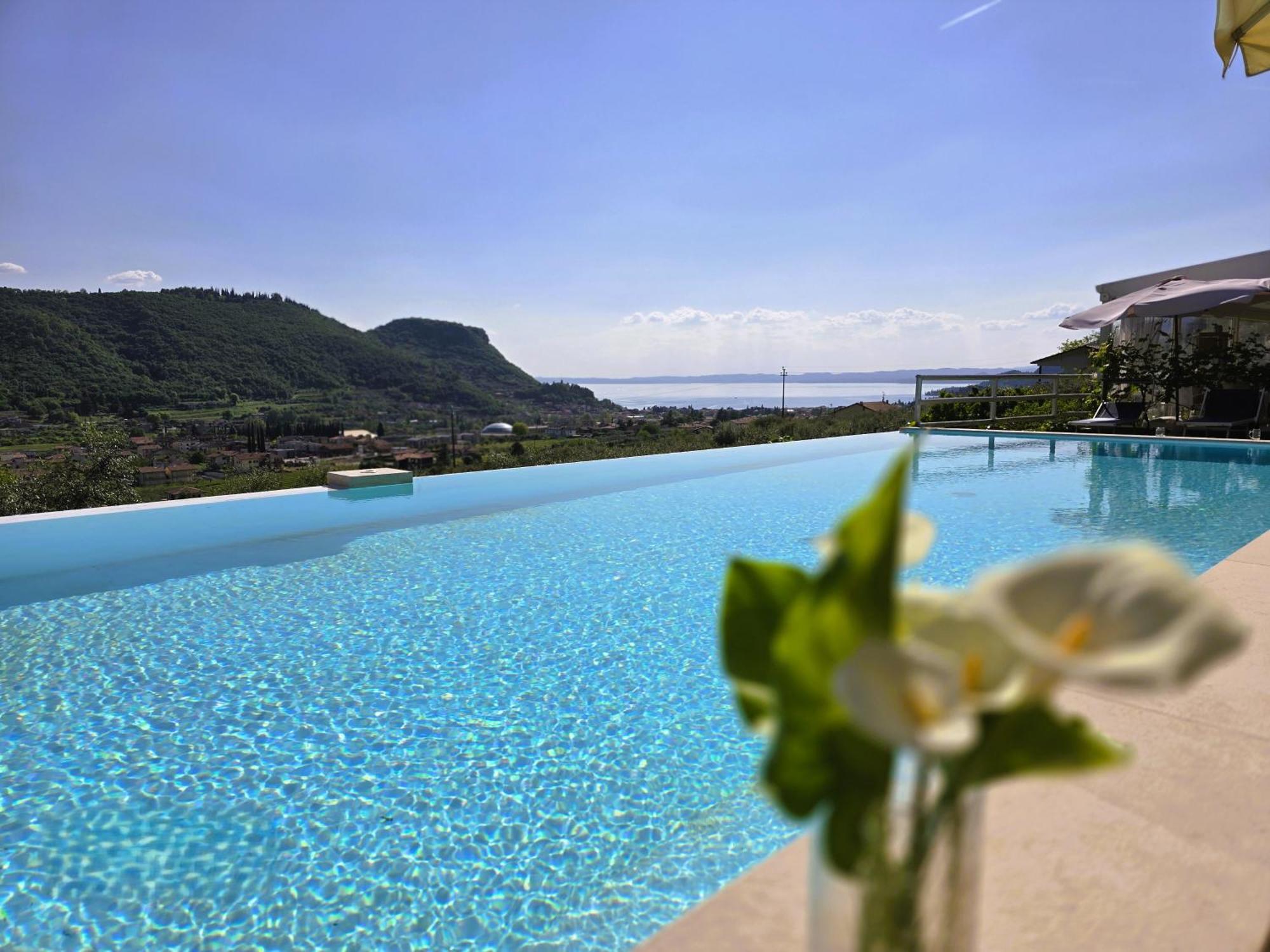 Relais Villa Olivi Costermano Luaran gambar